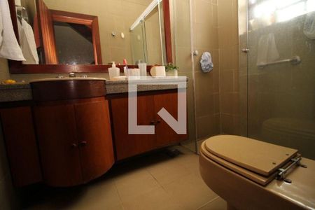 Casa à venda com 204m², 4 quartos e 2 vagas