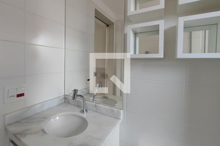 Banheiro Suíte de apartamento para alugar com 3 quartos, 60m² em Vila Satúrnia, Campinas