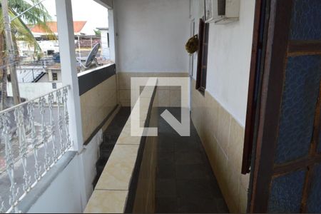 Casa de condomínio à venda com 200m², 3 quartos e sem vagaVaranda