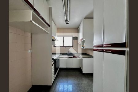 Apartamento para alugar com 172m², 3 quartos e 2 vagasCozinha 