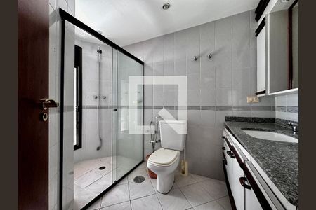 Apartamento para alugar com 172m², 3 quartos e 2 vagasBanheiro Social 