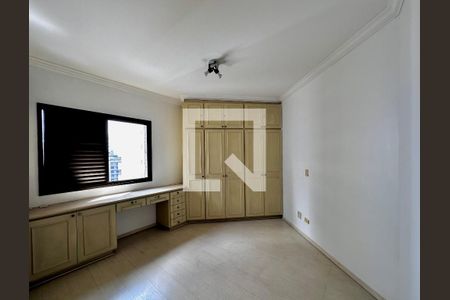Apartamento para alugar com 172m², 3 quartos e 2 vagasQuarto 3