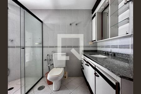 Apartamento para alugar com 172m², 3 quartos e 2 vagasBanheiro Social 