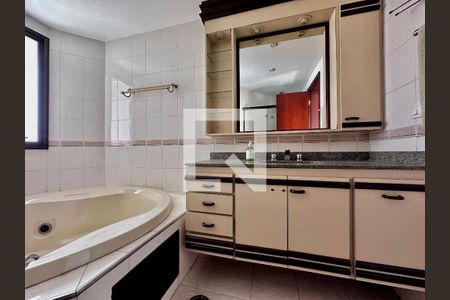 Apartamento para alugar com 172m², 3 quartos e 2 vagasBanheiro Suíte 