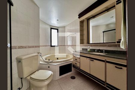 Apartamento para alugar com 172m², 3 quartos e 2 vagasBanheiro Suíte 