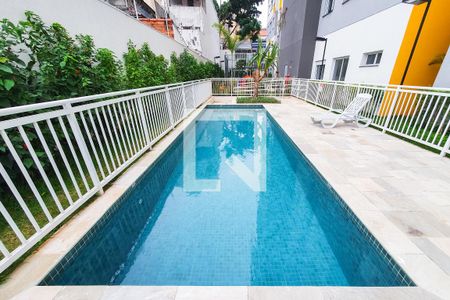 Apartamento para alugar com 37m², 2 quartos e sem vaga Apartamento para alugar com 37m², 2 quartos e sem vagaÁrea comum - Piscina