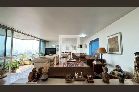 Apartamento para alugar com 4 quartos, 300m² em Vila Suzana, São Paulo