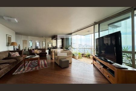 Apartamento para alugar com 4 quartos, 300m² em Vila Suzana, São Paulo