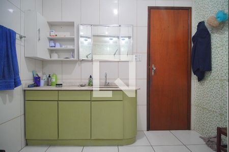 Casa à venda com 360m², 3 quartos e 2 vagasBanheiro