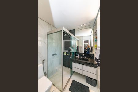 Apartamento à venda com 250m², 5 quartos e 2 vagasBanheiro da Suíte 3