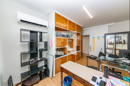 Apartamento à venda com 250m², 5 quartos e 2 vagasQuarto 6 - Escritório
