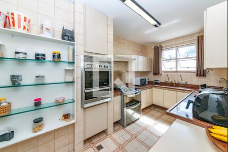 Apartamento à venda com 250m², 5 quartos e 2 vagasCozinha