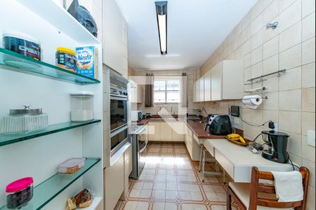 Apartamento à venda com 250m², 5 quartos e 2 vagasCozinha