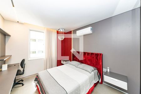 Apartamento à venda com 250m², 5 quartos e 2 vagasSuíte 2