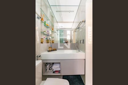 Apartamento à venda com 250m², 5 quartos e 2 vagasBanheiro da Suíte 4