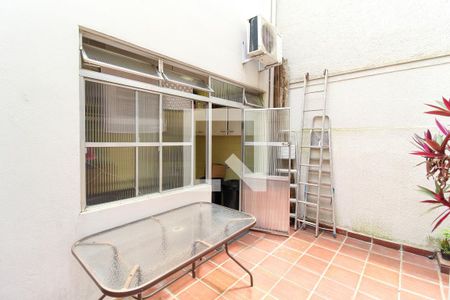 Casa à venda com 154m², 4 quartos e 2 vagasQuintal