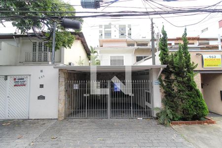 Casa à venda com 154m², 4 quartos e 2 vagasFachada