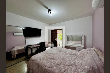 Casa à venda com 200m², 3 quartos e 2 vagas Casa à venda com 200m², 3 quartos e 2 vagasQuarto 2