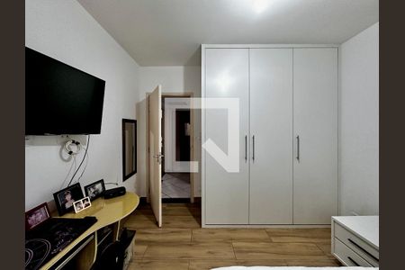 Casa à venda com 200m², 3 quartos e 2 vagas Casa à venda com 200m², 3 quartos e 2 vagasQuarto 3