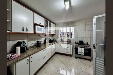 Casa à venda com 200m², 3 quartos e 2 vagas Casa à venda com 200m², 3 quartos e 2 vagasCozinha