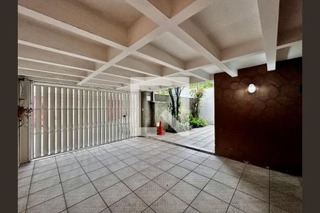 Casa à venda com 200m², 3 quartos e 2 vagas Casa à venda com 200m², 3 quartos e 2 vagasGaragem