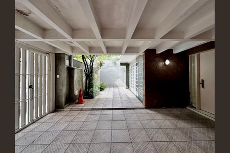 Casa à venda com 200m², 3 quartos e 2 vagas Casa à venda com 200m², 3 quartos e 2 vagasGaragem