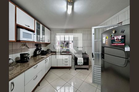 Casa à venda com 200m², 3 quartos e 2 vagas Casa à venda com 200m², 3 quartos e 2 vagasCozinha