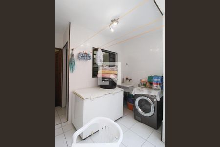 Casa à venda com 120m², 3 quartos e 2 vagasÁrea de Serviço