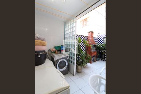 Casa à venda com 120m², 3 quartos e 2 vagasÁrea de Serviço