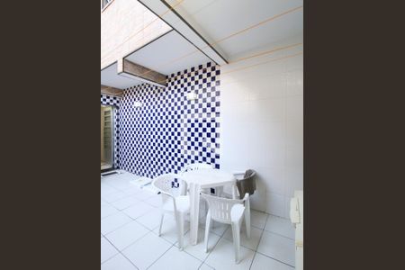 Casa à venda com 120m², 3 quartos e 2 vagasÁrea de Serviço