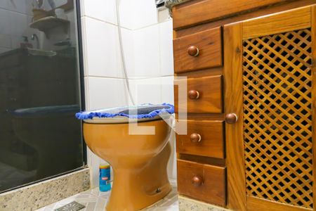 Apartamento à venda com 46m², 2 quartos e 1 vaga Apartamento à venda com 46m², 2 quartos e 1 vagaBanheiro