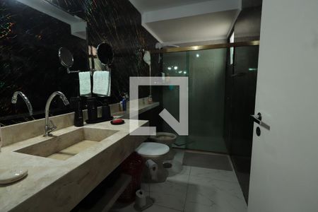 Apartamento à venda com 185m², 4 quartos e 2 vagasBanheiro da Suíte 1