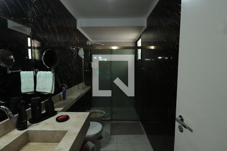 Apartamento à venda com 185m², 4 quartos e 2 vagasBanheiro da Suíte 1
