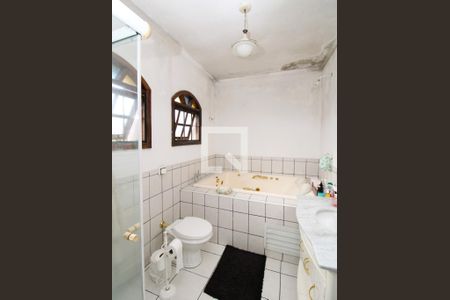 Casa à venda com 280m², 3 quartos e 2 vagasBanheiro da Suíte