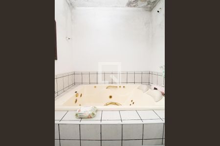 Casa à venda com 280m², 3 quartos e 2 vagasBanheiro da Suíte