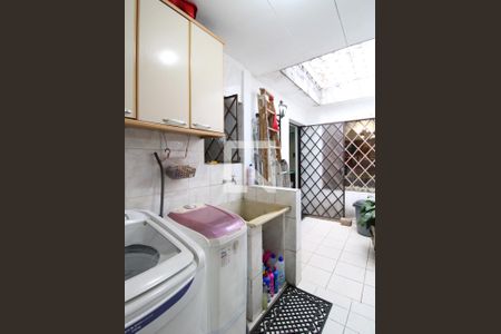 Casa à venda com 280m², 3 quartos e 2 vagasÁrea de Serviço