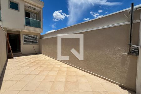 Casa à venda com 100m², 3 quartos e 2 vagas Casa à venda com 100m², 3 quartos e 2 vagasGaragem