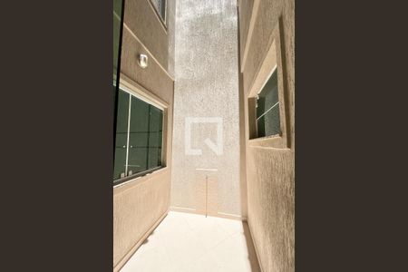 Casa à venda com 100m², 3 quartos e 2 vagas Casa à venda com 100m², 3 quartos e 2 vagasJardim de inverno