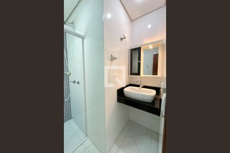 Casa à venda com 100m², 3 quartos e 2 vagas Casa à venda com 100m², 3 quartos e 2 vagasBanheiro