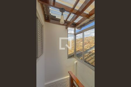 Casa de condomínio à venda com 100m², 3 quartos e 2 vagasVaranda