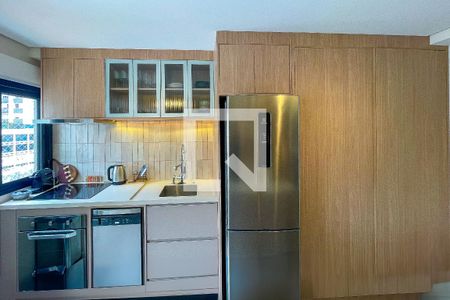 Cozinha de apartamento para alugar com 1 quarto, 40m² em Jardim das Bandeiras, São Paulo