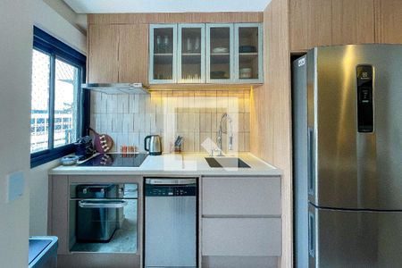 Cozinha de apartamento para alugar com 1 quarto, 40m² em Jardim das Bandeiras, São Paulo