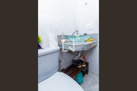 Casa de condomínio à venda com 150m², 3 quartos e 2 vagasBanheiro 4