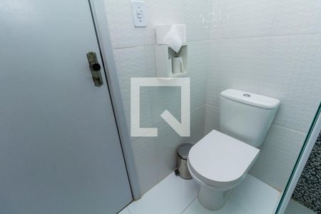 Casa de condomínio à venda com 150m², 3 quartos e 2 vagasBanheiro da Suíte 1