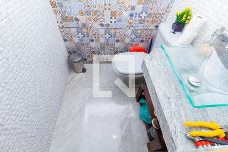 Casa de condomínio à venda com 150m², 3 quartos e 2 vagasBanheiro 4