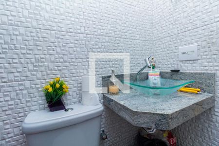 Casa de condomínio à venda com 150m², 3 quartos e 2 vagasBanheiro 4