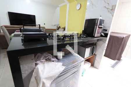 Casa de condomínio à venda com 60m², 2 quartos e 2 vagasCozinha