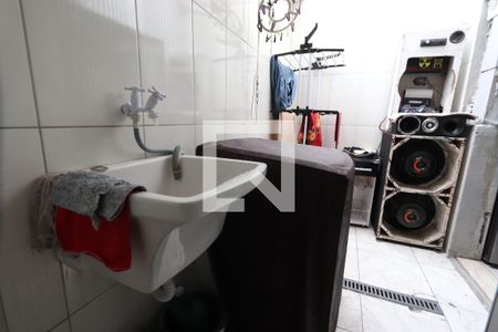 Casa de condomínio à venda com 60m², 2 quartos e 2 vagasLavanderia