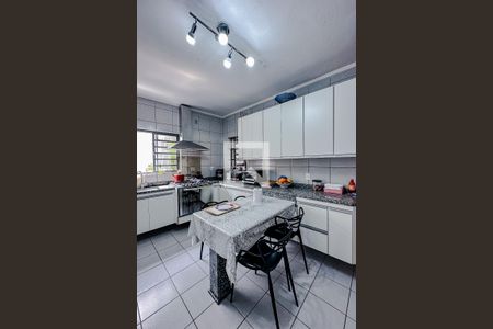 Casa à venda com 324m², 4 quartos e 3 vagasCozinha