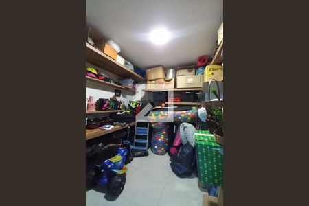 Casa de condomínio à venda com 420m², 3 quartos e 2 vagasQuarto de Serviço